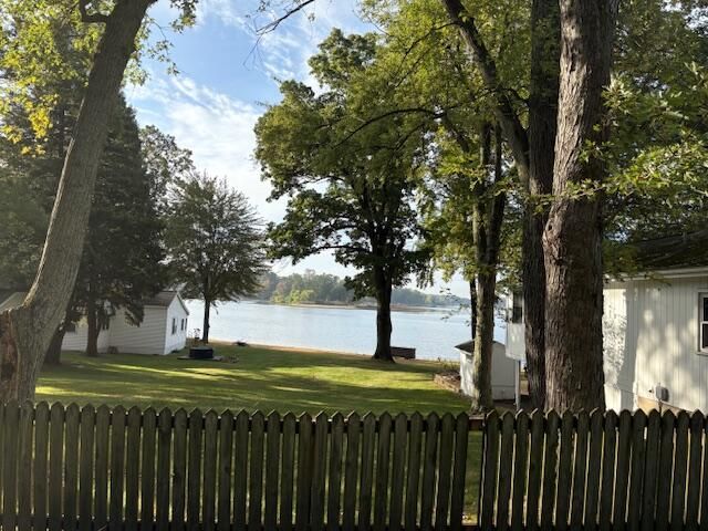 59388 41st Street, Paw Paw, MI 49079