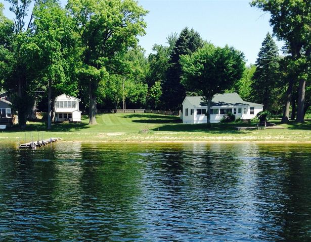 59388 41st Street, Paw Paw, MI 49079
