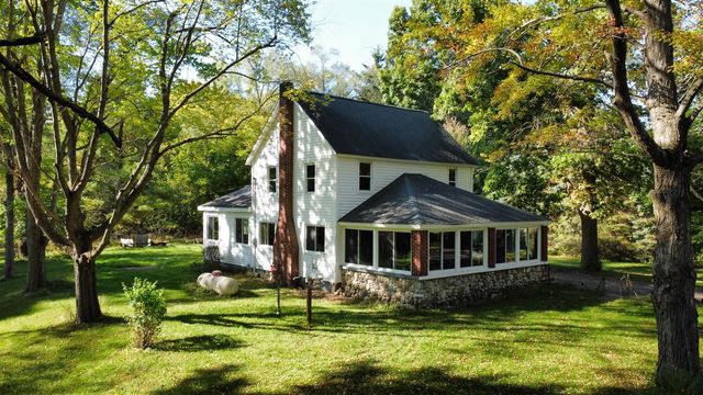 59388 41st Street, Paw Paw, MI 49079