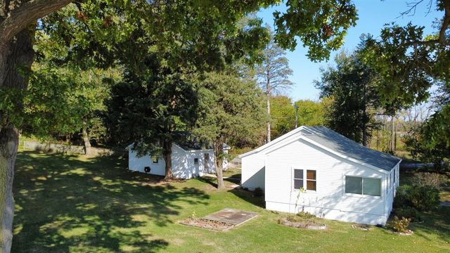 59388 41st Street, Paw Paw, MI 49079
