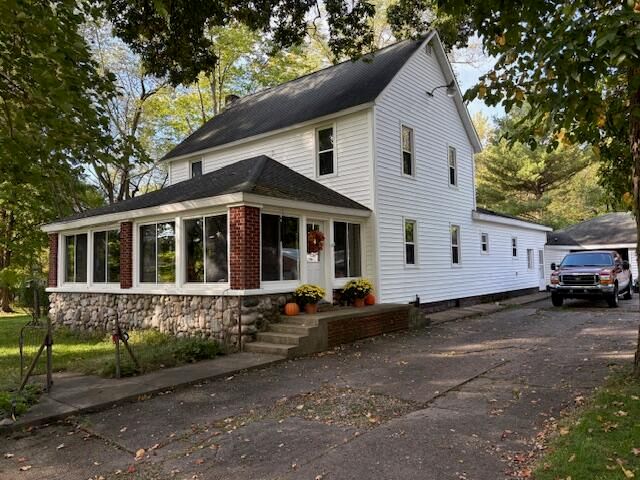 59388 41st Street, Paw Paw, MI 49079