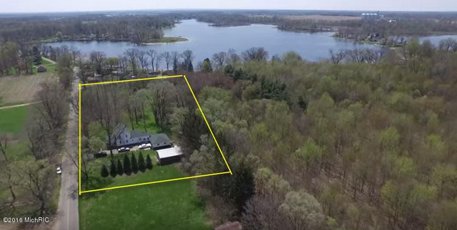 59388 41st Street, Paw Paw, MI 49079