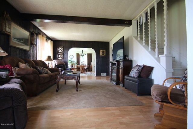 59388 41st Street, Paw Paw, MI 49079