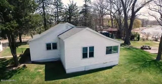 59388 41st Street, Paw Paw, MI 49079