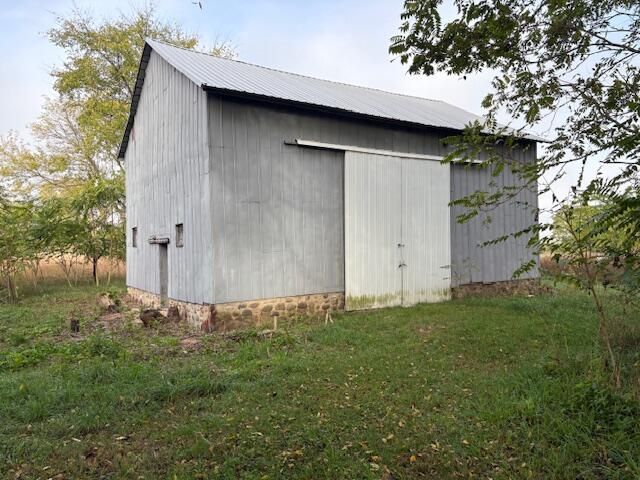 59388 41st Street, Paw Paw, MI 49079