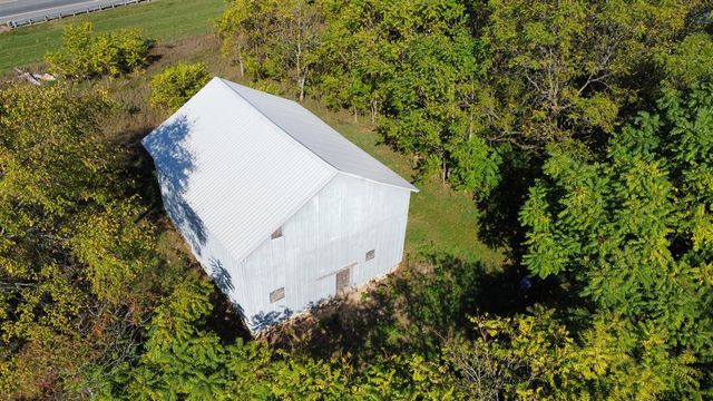 59388 41st Street, Paw Paw, MI 49079