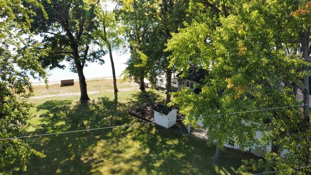 59388 41st Street, Paw Paw, MI 49079
