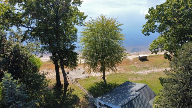 59388 41st Street, Paw Paw, MI 49079