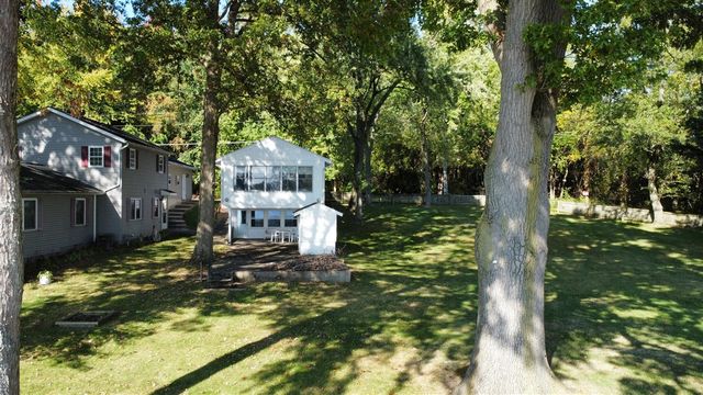 59388 41st Street, Paw Paw, MI 49079