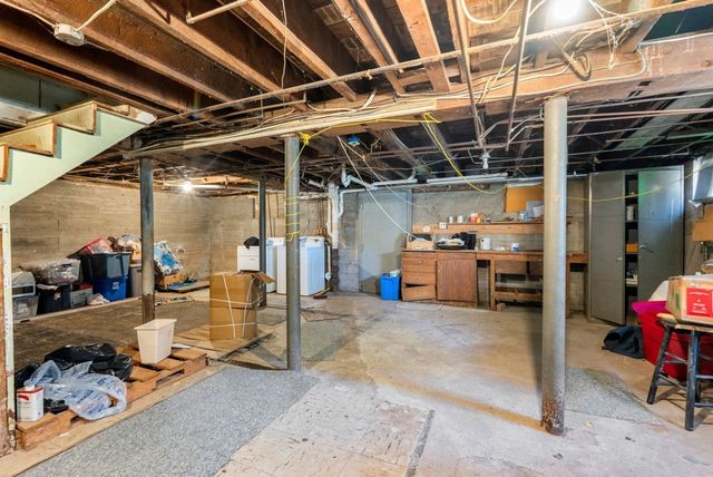 18 Hill View Road, Braintree, MA 02184