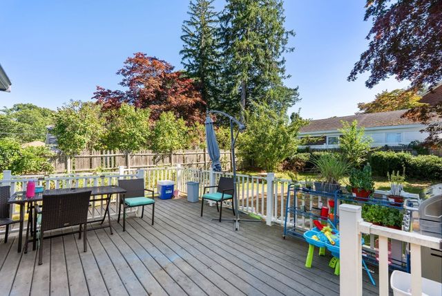 18 Hill View Road, Braintree, MA 02184