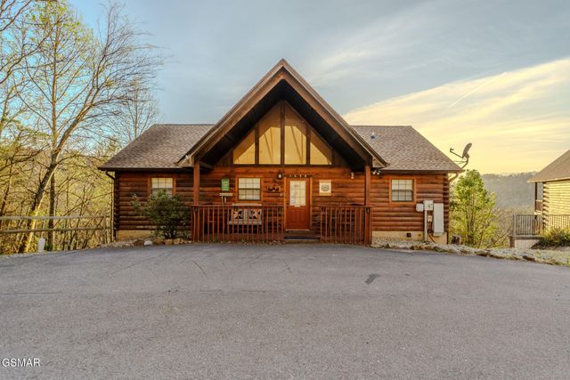1624 Pinewood Way, Sevierville, TN 37862