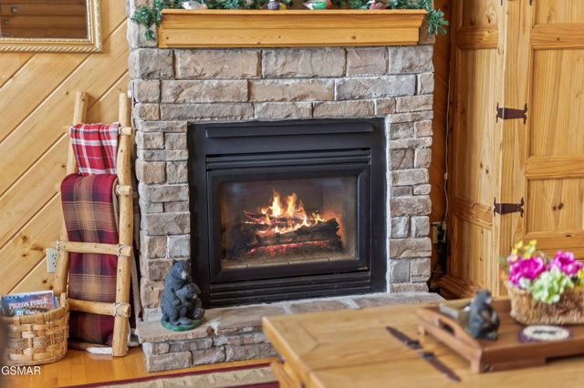 1624 Pinewood Way, Sevierville, TN 37862