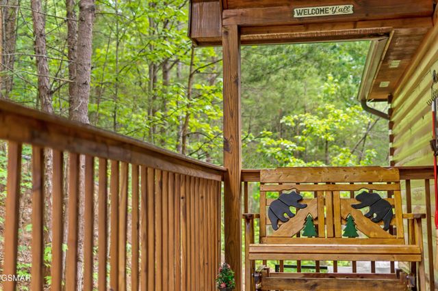 1624 Pinewood Way, Sevierville, TN 37862