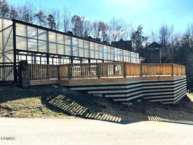 1624 Pinewood Way, Sevierville, TN 37862