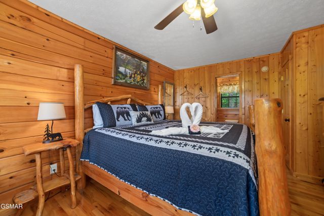 1624 Pinewood Way, Sevierville, TN 37862