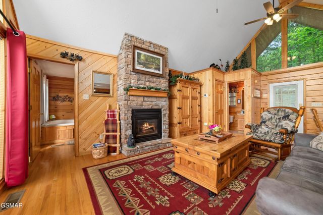 1624 Pinewood Way, Sevierville, TN 37862