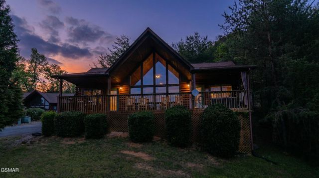 1624 Pinewood Way, Sevierville, TN 37862