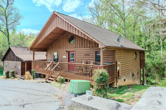1624 Pinewood Way, Sevierville, TN 37862