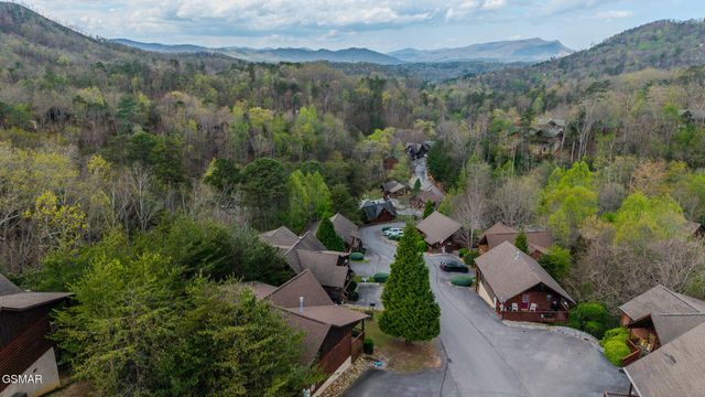 1624 Pinewood Way, Sevierville, TN 37862
