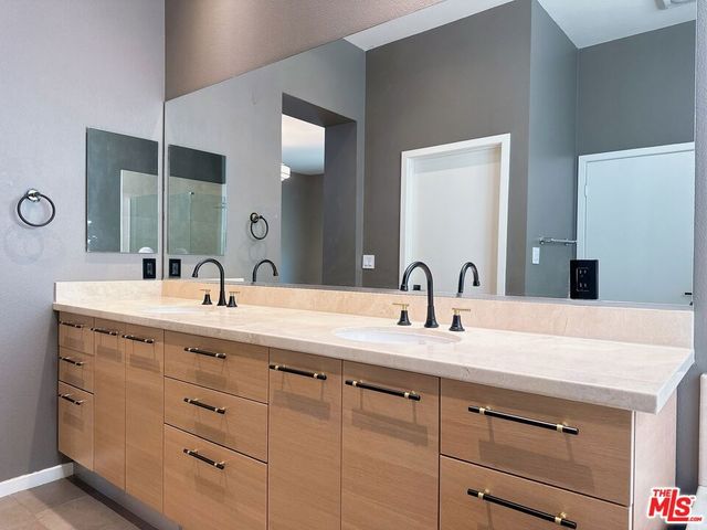 6581 Seabluff Drive 11, Playa Vista, CA 90094