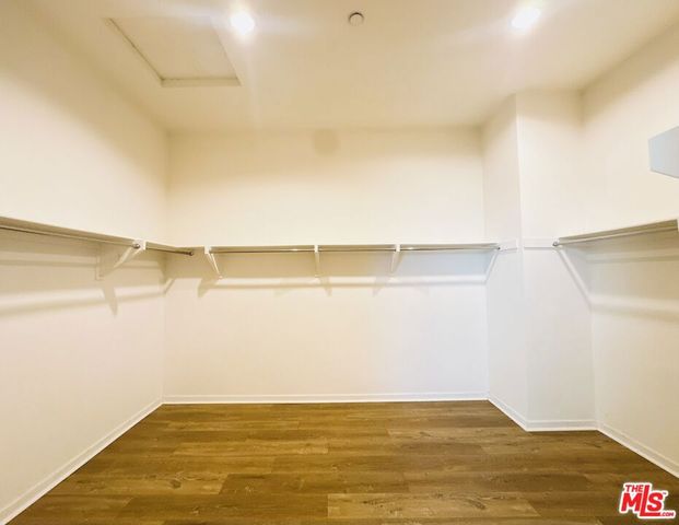6581 Seabluff Drive 11, Playa Vista, CA 90094