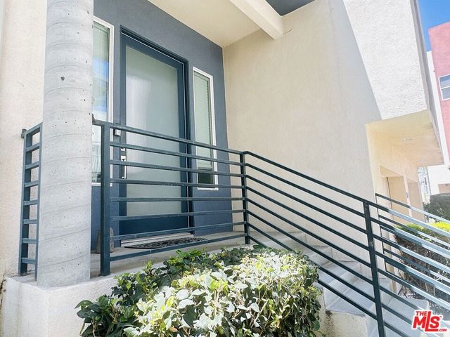 6581 Seabluff Drive 11, Playa Vista, CA 90094