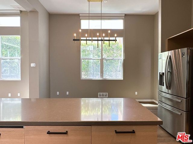 6581 Seabluff Drive 11, Playa Vista, CA 90094