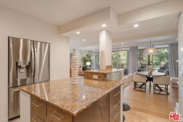 850 N Kings Road 208, West Hollywood, CA 90069