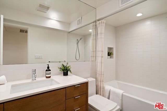 850 N Kings Road 208, West Hollywood, CA 90069