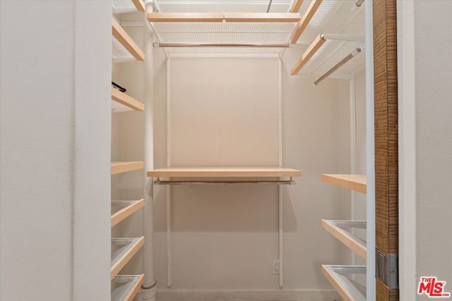 850 N Kings Road 208, West Hollywood, CA 90069