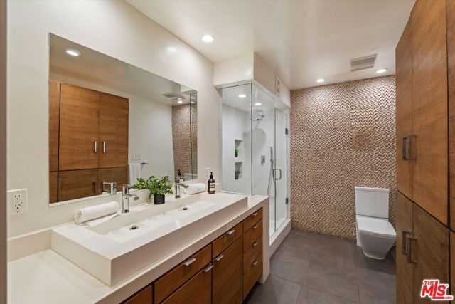 850 N Kings Road 208, West Hollywood, CA 90069