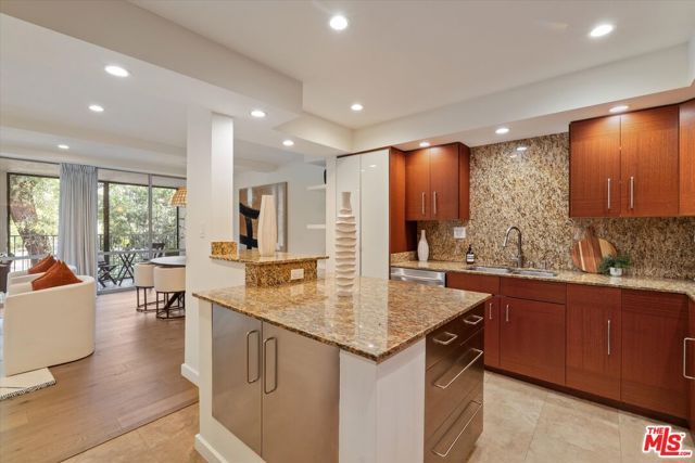 850 N Kings Road 208, West Hollywood, CA 90069