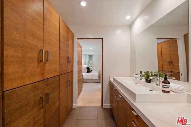 850 N Kings Road 208, West Hollywood, CA 90069