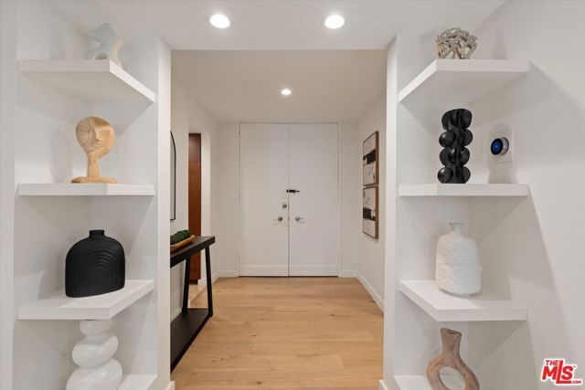 850 N Kings Road 208, West Hollywood, CA 90069