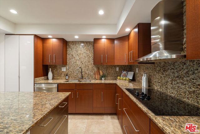 850 N Kings Road 208, West Hollywood, CA 90069