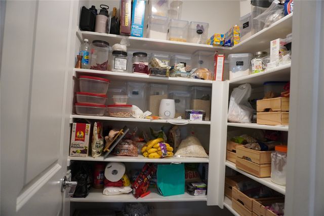 2046 Hollowcreek Trail, Lewisville, TX 75010