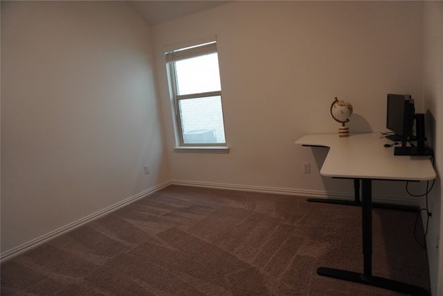 2046 Hollowcreek Trail, Lewisville, TX 75010