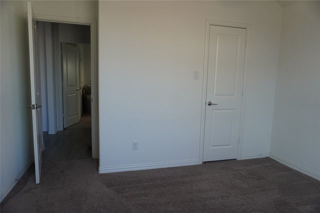 2046 Hollowcreek Trail, Lewisville, TX 75010