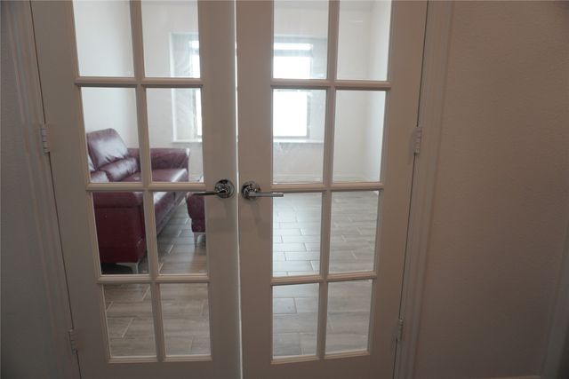 2046 Hollowcreek Trail, Lewisville, TX 75010