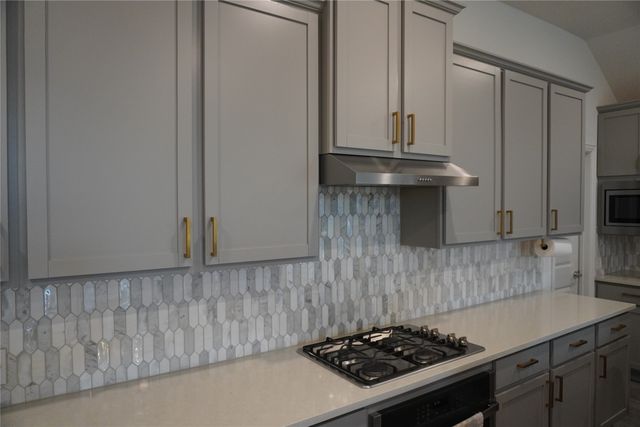 2046 Hollowcreek Trail, Lewisville, TX 75010