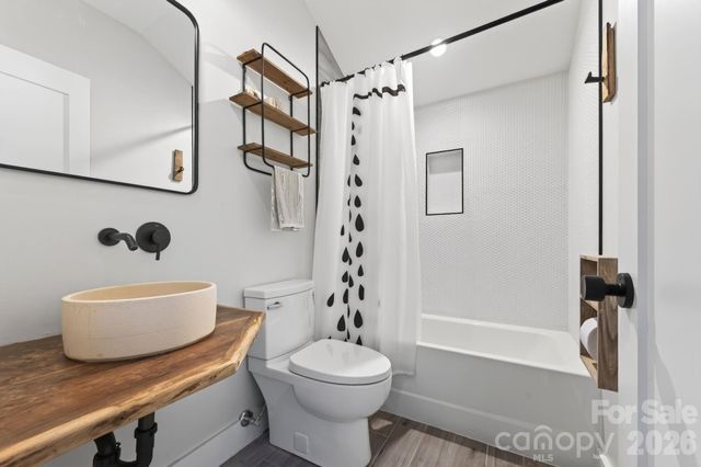 40 Malvern Walk, Asheville, NC 28806