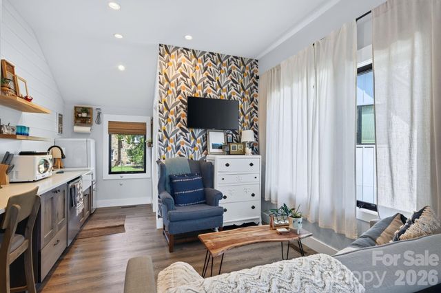 40 Malvern Walk, Asheville, NC 28806