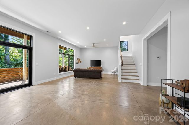 40 Malvern Walk, Asheville, NC 28806