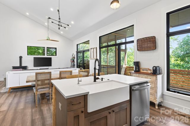 40 Malvern Walk, Asheville, NC 28806