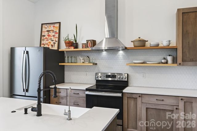 40 Malvern Walk, Asheville, NC 28806