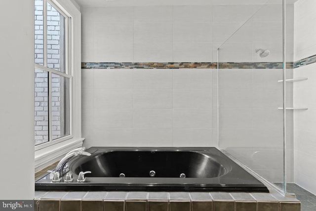 1305 FAIRMONT ST NW, Washington, DC 20009