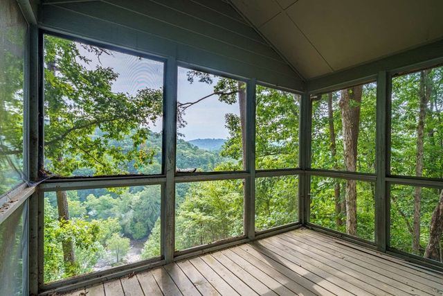 108 Oval Court, Ellijay, GA 30540