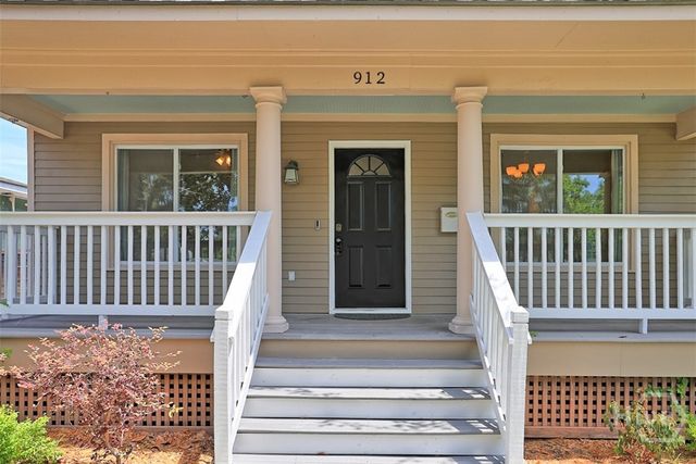 912 E 37th Street, Savannah, GA 31401