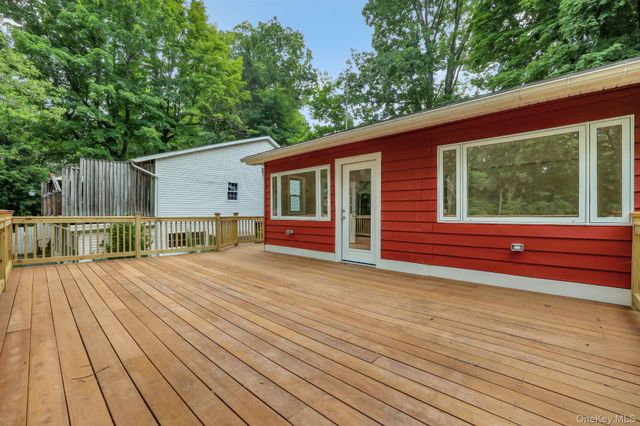 1945 New Hackensack Road, Poughkeepsie, NY 12603